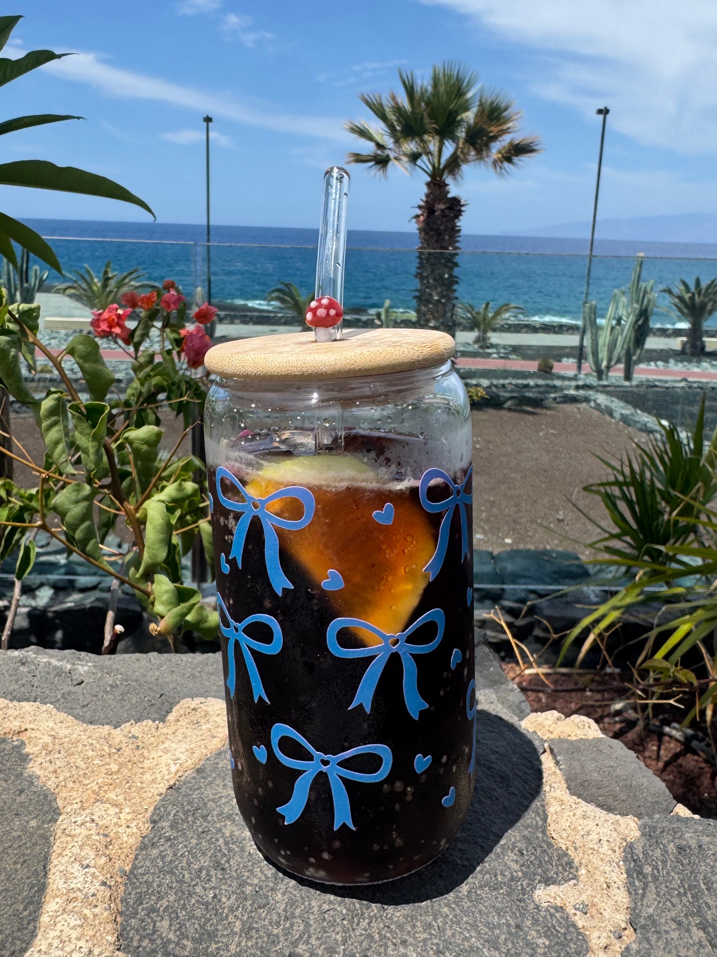 Colour Changing Glass Cup – Pink Bows & Hearts Turn Blue with Cold Drinks