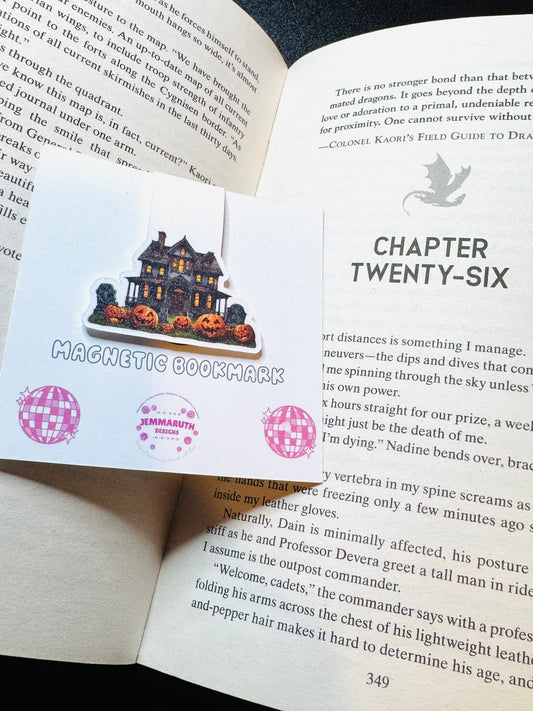 Haunted House Magnetic Bookmark – Spooky Halloween Page Holder